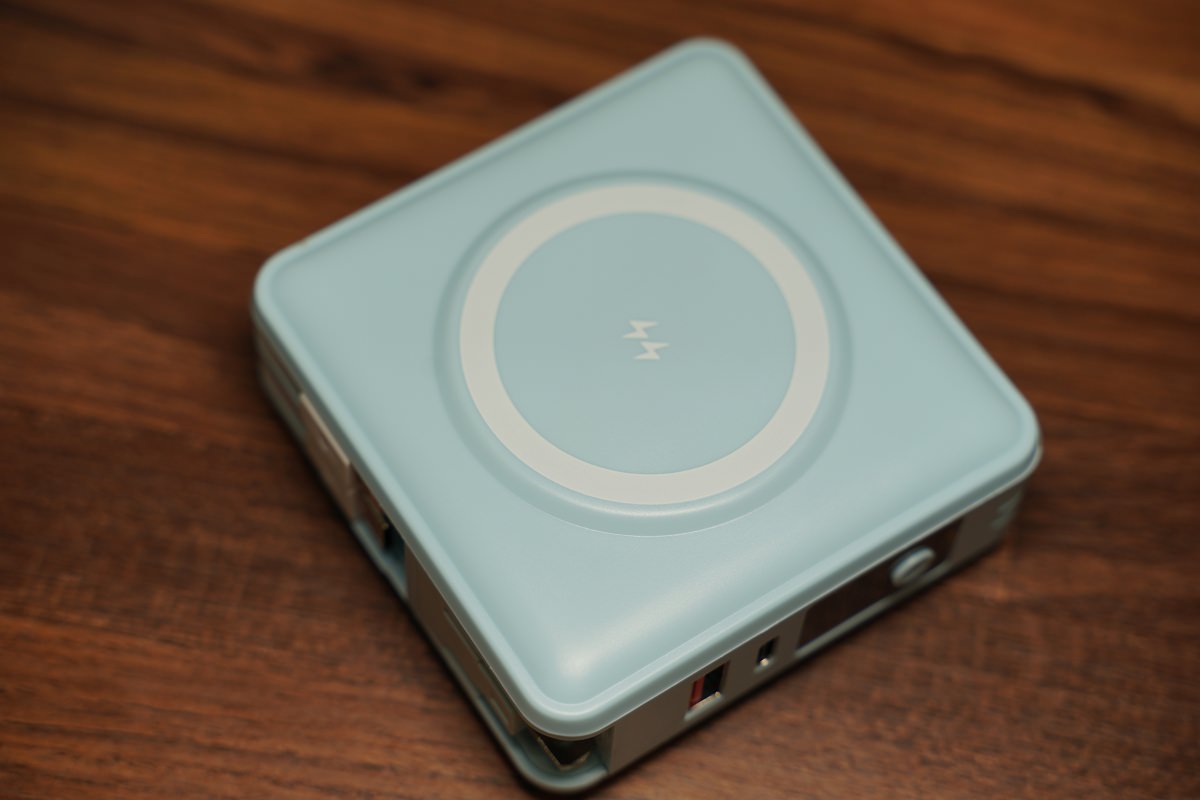 【出國行動電源推薦】ONAIR萬國充磁吸自帶線支架行動電源 15000mAh超大容量 22.5W超級快充/15W磁吸快充 - 第3張圖 【出國行動電源推薦】ONAIR萬國充磁吸自帶線支架行動電源 15000mAh超大容量 22.5W超級快充/15W磁吸快充