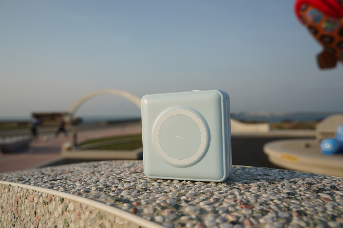 【出國行動電源推薦】ONAIR萬國充磁吸自帶線支架行動電源 15000mAh超大容量 22.5W超級快充/15W磁吸快充 - 第12張圖 【出國行動電源推薦】ONAIR萬國充磁吸自帶線支架行動電源 15000mAh超大容量 22.5W超級快充/15W磁吸快充