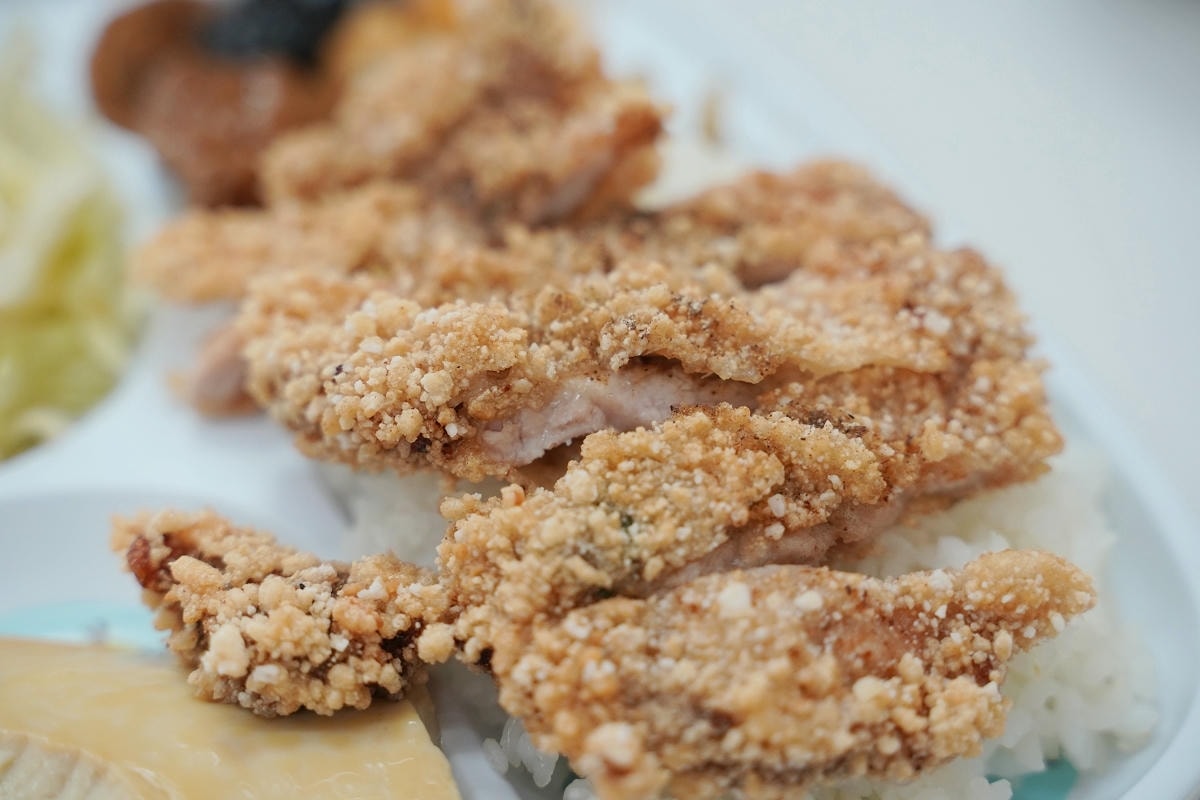 【阿秋鹹粥】桃園24小時營業小吃店 美味必點炸排骨飯/炸三層燒肉 美食外送平台合作店家