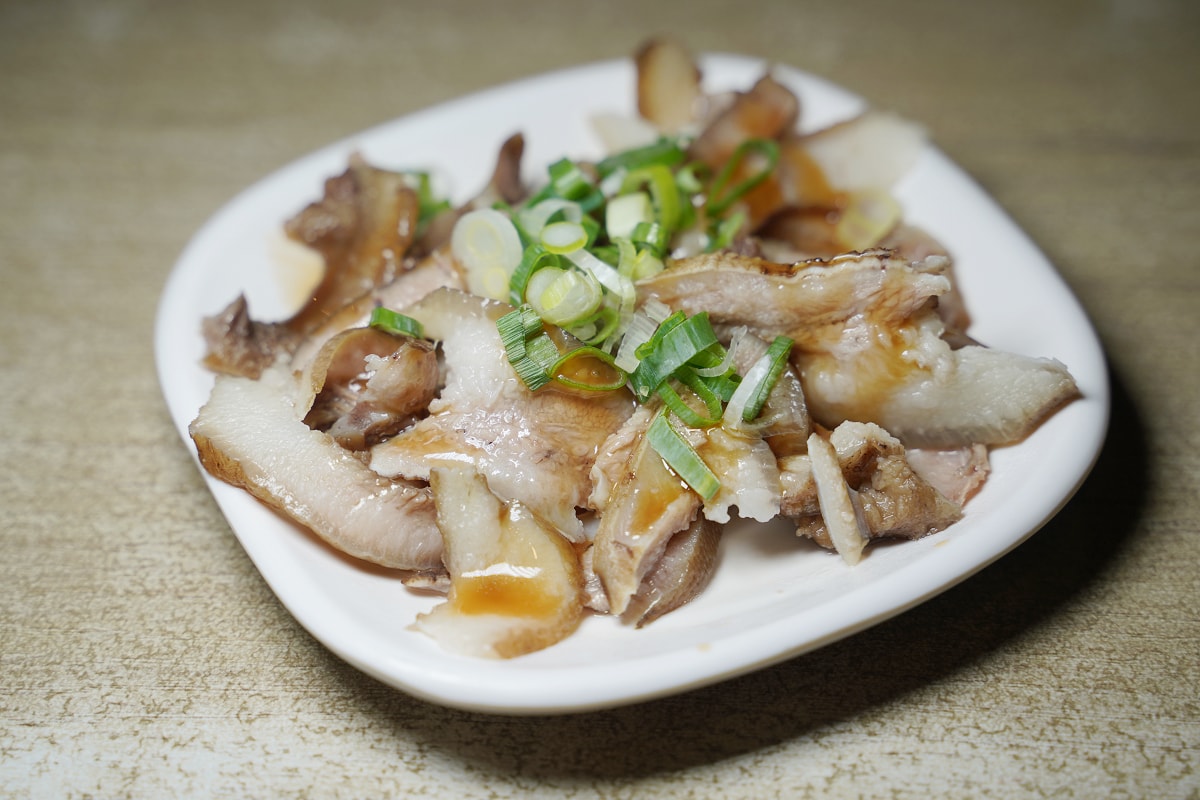 【初生之犢】新莊牛肉麵推薦 美味帶筋腱子肉紅燒牛肉麵/軟嫩牛肋條清燉牛肉麵/肥瘦相間魯肉乾麵 - 第4張圖 【初生之犢】新莊牛肉麵推薦 美味帶筋腱子肉紅燒牛肉麵/軟嫩牛肋條清燉牛肉麵/肥瘦相間魯肉乾麵