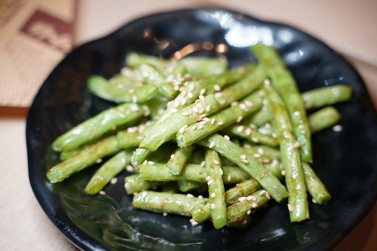 【板橋溪洲宵夜推薦】種類豐富烤物肉串 美味必點熱炒美食 鄰近溪北生態休閒公園 壹烤天下