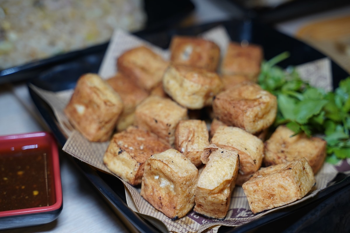 【板橋溪洲宵夜推薦】種類豐富烤物肉串 美味必點熱炒美食 鄰近溪北生態休閒公園 壹烤天下