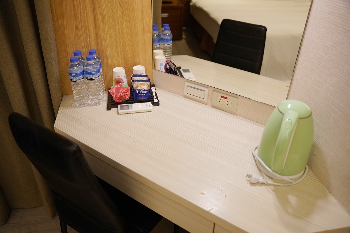 【板橋府中住宿推薦】高樓層景觀佳近湳雅夜市 新北歡樂耶誕城住宿好選擇 友愛金色商旅