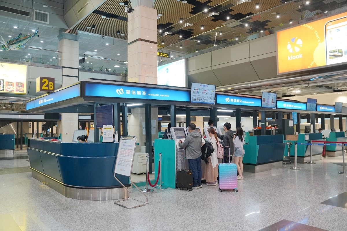【澎湖馬公機場飛台北松山機場】華信航空 AE382 班機心得分享 澎湖馬公機場環境介紹