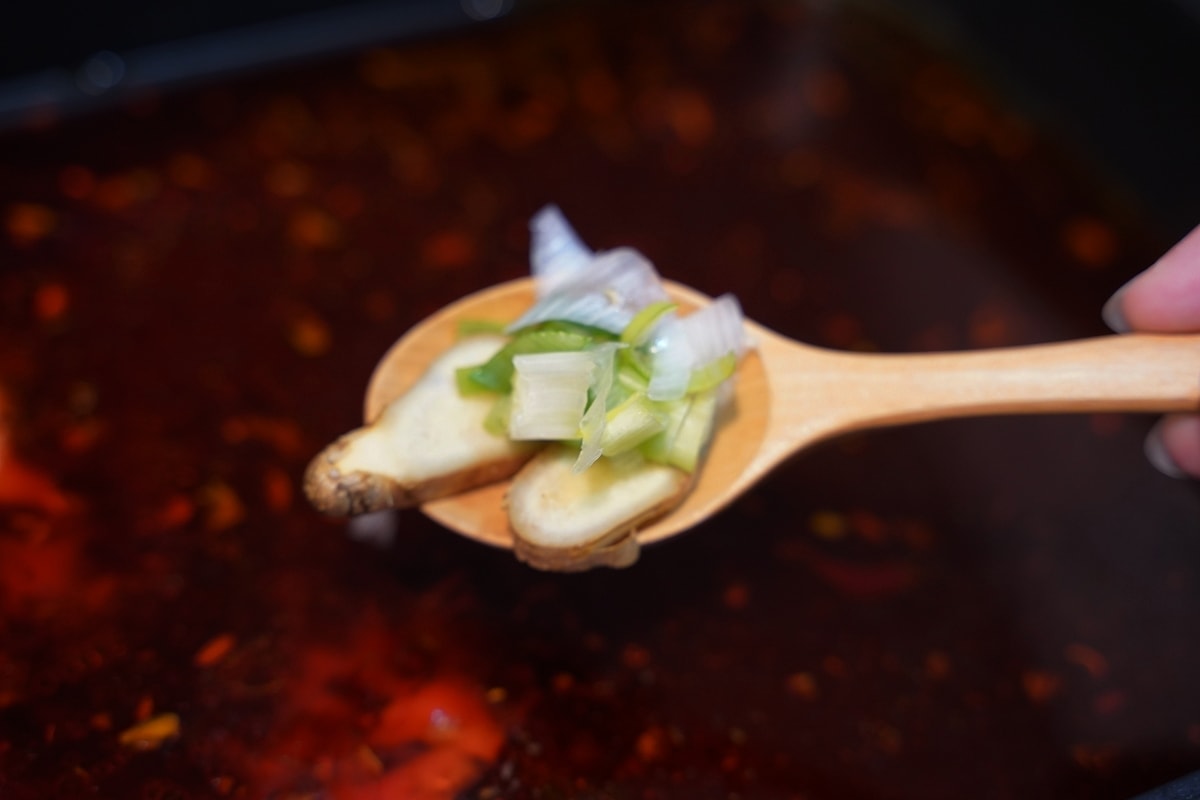 【李鐵柱重慶老火鍋底料/李鐵柱爐烤脆皮五花肉】雙北重慶老火鍋永和排隊名店 在家就能吃麻辣鍋 - 第5張圖 【李鐵柱重慶老火鍋底料/李鐵柱爐烤脆皮五花肉】雙北重慶老火鍋永和排隊名店 在家就能吃麻辣鍋