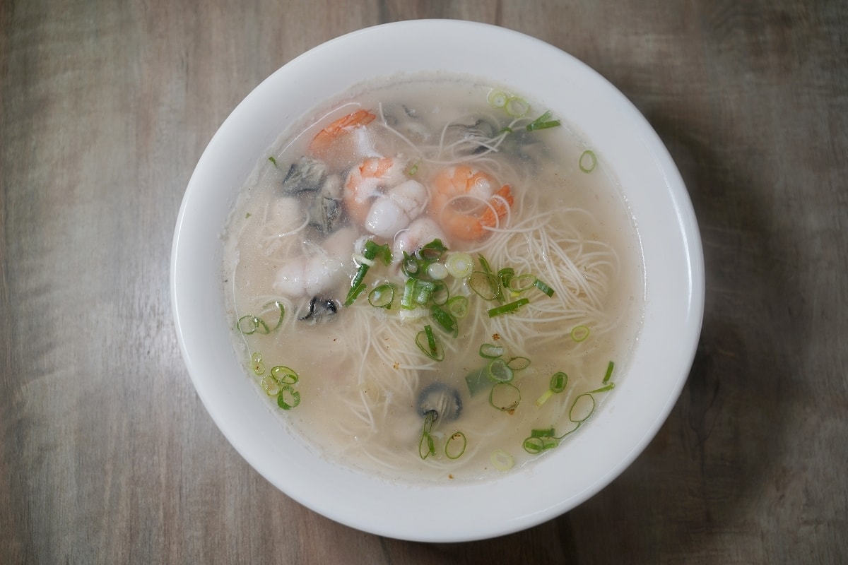 【紫光複合式餐飲】澎湖在地人最愛美食小吃店 高CP值各種麵飯類 美味必點金瓜炒米粉/海霸煎
