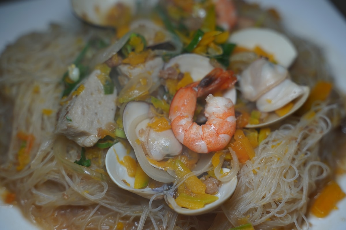 【紫光複合式餐飲】澎湖在地人最愛美食小吃店 高CP值各種麵飯類 美味必點金瓜炒米粉/海霸煎