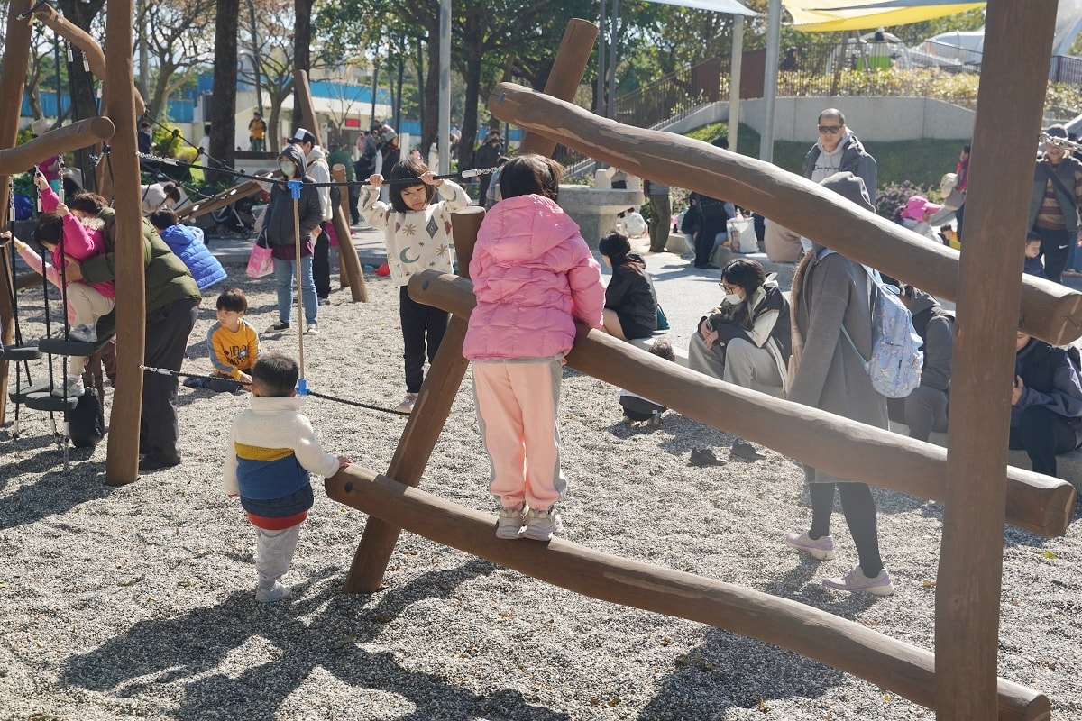 【龍潭親子公園推薦】龍潭首座旗艦共融公園 勝利女神飛彈與雲霧攀爬網超好玩 龍潭運動公園