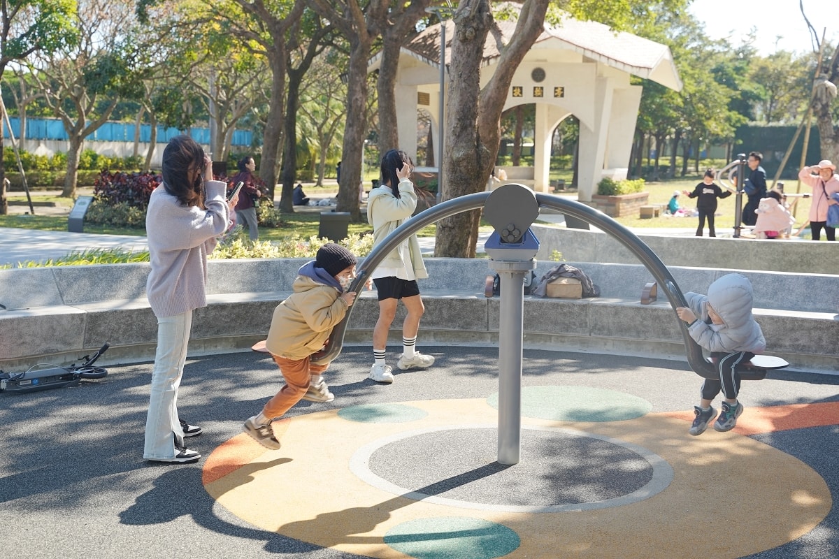【龍潭親子公園推薦】龍潭首座旗艦共融公園 勝利女神飛彈與雲霧攀爬網超好玩 龍潭運動公園
