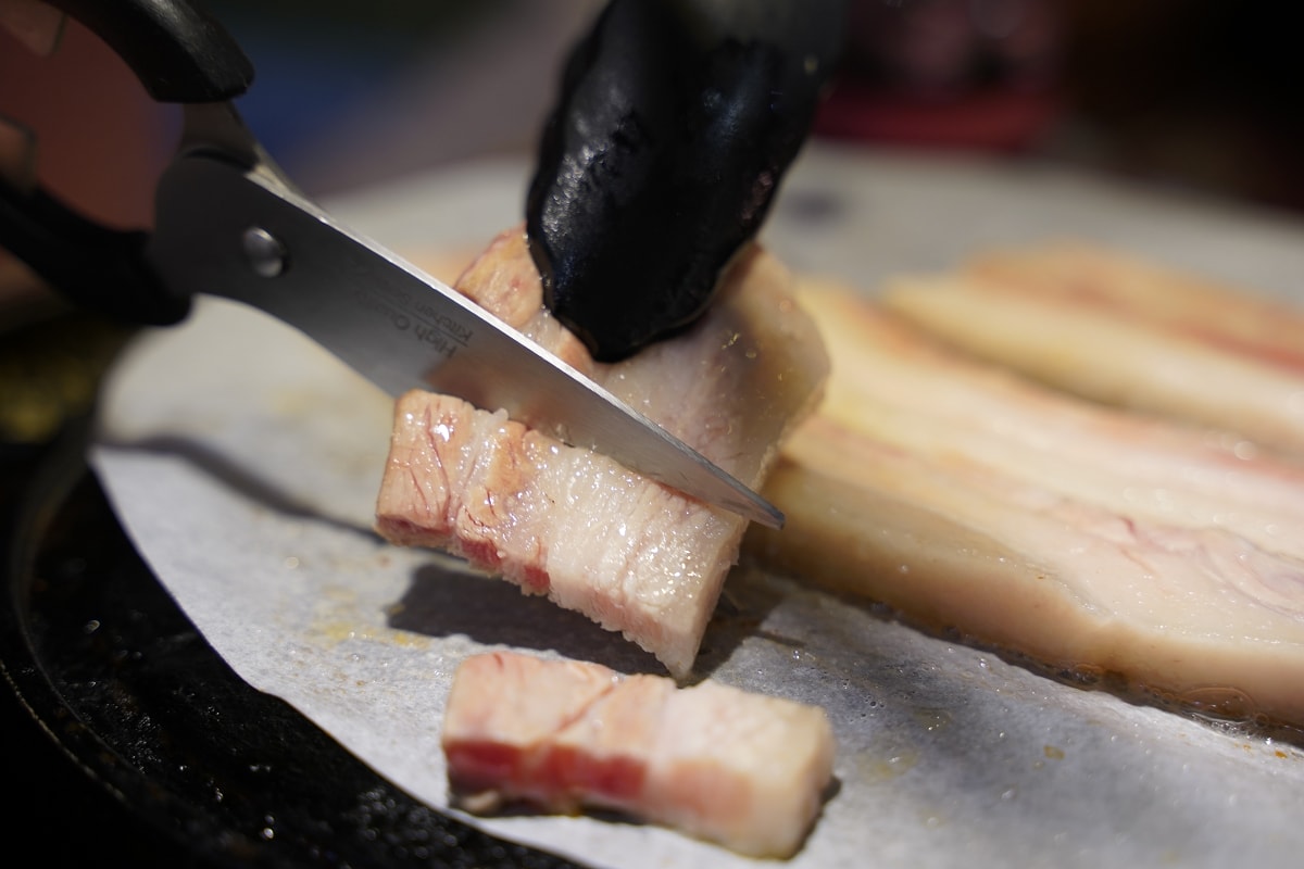 【中原商圈韓式料理推薦】獨家韓國醬料湯頭 白飯麥茶咖啡小菜無限享用 SU DAK 大口韓食