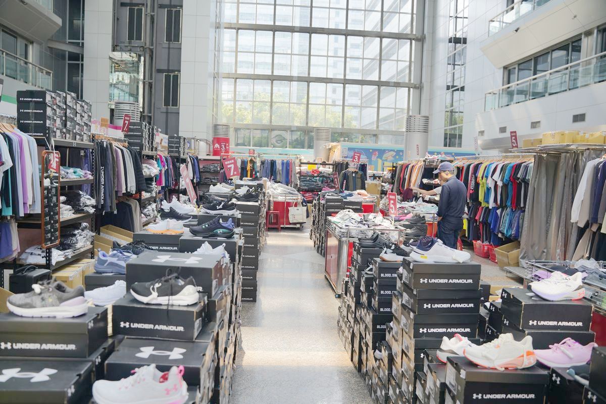 【2025南港最後一場UA原廠出清特賣會】南港軟體園區全面出清 最低21折比UA門市還便宜 - 第3張圖 【2025南港最後一場UA原廠出清特賣會】南港軟體園區全面出清 最低21折比UA門市還便宜