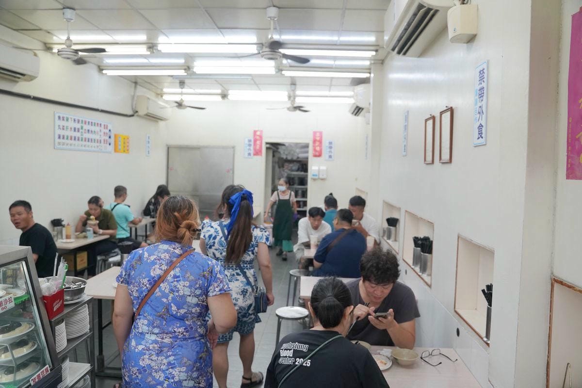 【郭家雞肉飯】嘉義文化路夜市小吃推薦 GOOGLE評論8300則 招牌雞肉飯加半熟荷包蛋 - 第2張圖 【郭家雞肉飯】嘉義文化路夜市小吃推薦 GOOGLE評論8300則 招牌雞肉飯加半熟荷包蛋