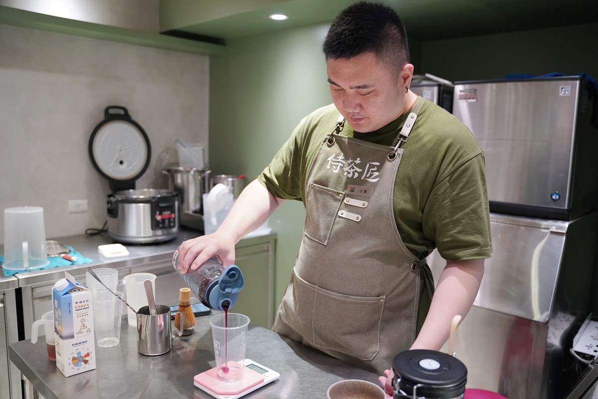 【西門町手搖飲料店推薦】超狂抹茶每杯現場手刷 抹茶界的天花板「奧綠宇治」全新滋味 侍茶匠西門總店 - 第6張圖 【西門町手搖飲料店推薦】超狂抹茶每杯現場手刷 抹茶界的天花板「奧綠宇治」全新滋味 侍茶匠西門總店