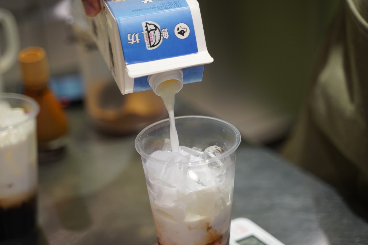 【西門町手搖飲料店推薦】超狂抹茶每杯現場手刷 抹茶界的天花板「奧綠宇治」全新滋味 侍茶匠西門總店 - 第19張圖 【西門町手搖飲料店推薦】超狂抹茶每杯現場手刷 抹茶界的天花板「奧綠宇治」全新滋味 侍茶匠西門總店