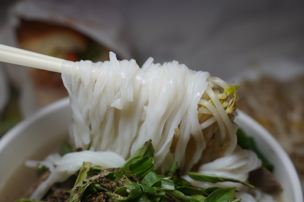 【黃龍北投越南傳統法國麵包】北投市場美食推薦 每日新鮮出爐越南法國麵包 重新開幕全新裝潢 - 第13張圖 【黃龍北投越南傳統法國麵包】北投市場美食推薦 每日新鮮出爐越南法國麵包 重新開幕全新裝潢