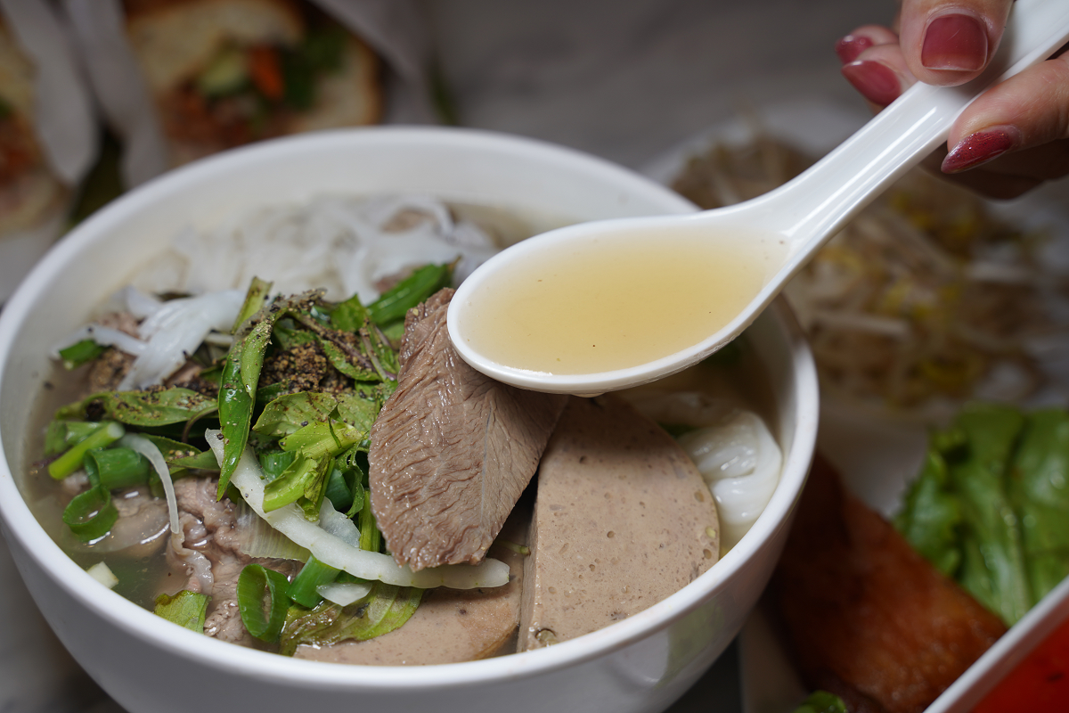 【黃龍北投越南傳統法國麵包】北投市場美食推薦 每日新鮮出爐越南法國麵包 重新開幕全新裝潢 - 第15張圖 【黃龍北投越南傳統法國麵包】北投市場美食推薦 每日新鮮出爐越南法國麵包 重新開幕全新裝潢