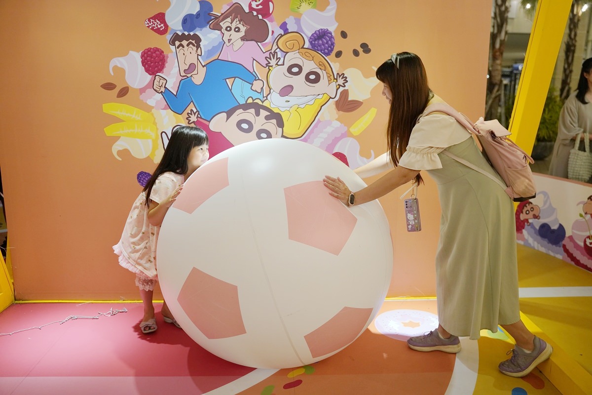 【MITSUI OUTLET PARK 林口】蠟筆小新動感夏日大作戰 這夏林口超好玩 1F戶外區中央廣場