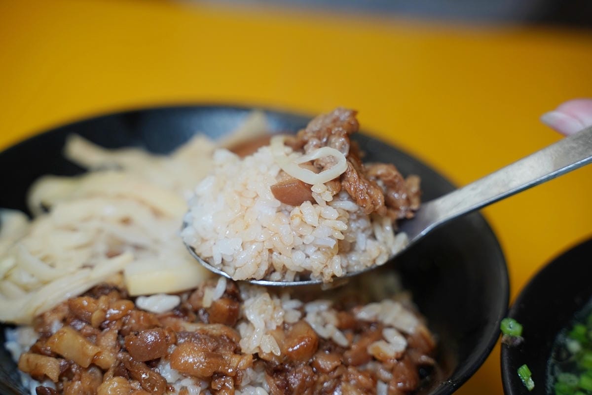 【小阿姨大湯圓中壢店】中壢客家美食推薦 美味必點客家口味大湯圓/滷肉飯 中壢小吃好吃份量多