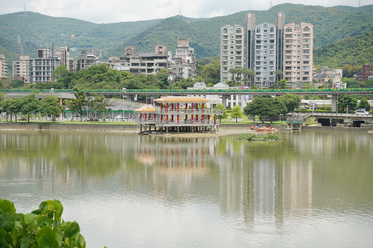 【大湖公園】台北內湖免費景點推薦 白鷺成群白鷺湖 中國園林式設計全球最美仙景美之橋