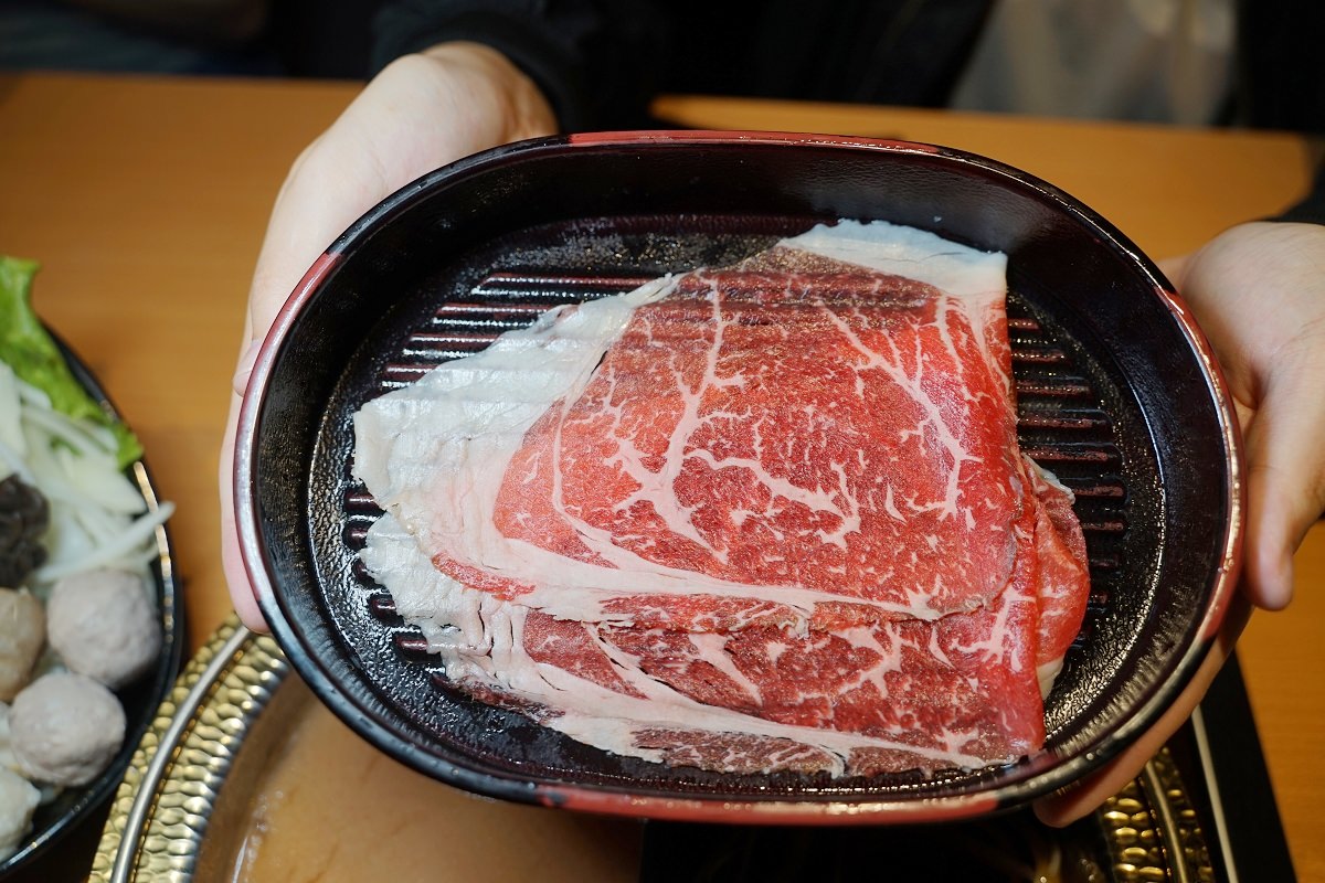 【桃園和牛火鍋吃到飽推薦】最低每人388元起肉品/蔬食自助吧無限量供應吃到飽 饗和牛放題鍋物桃園店