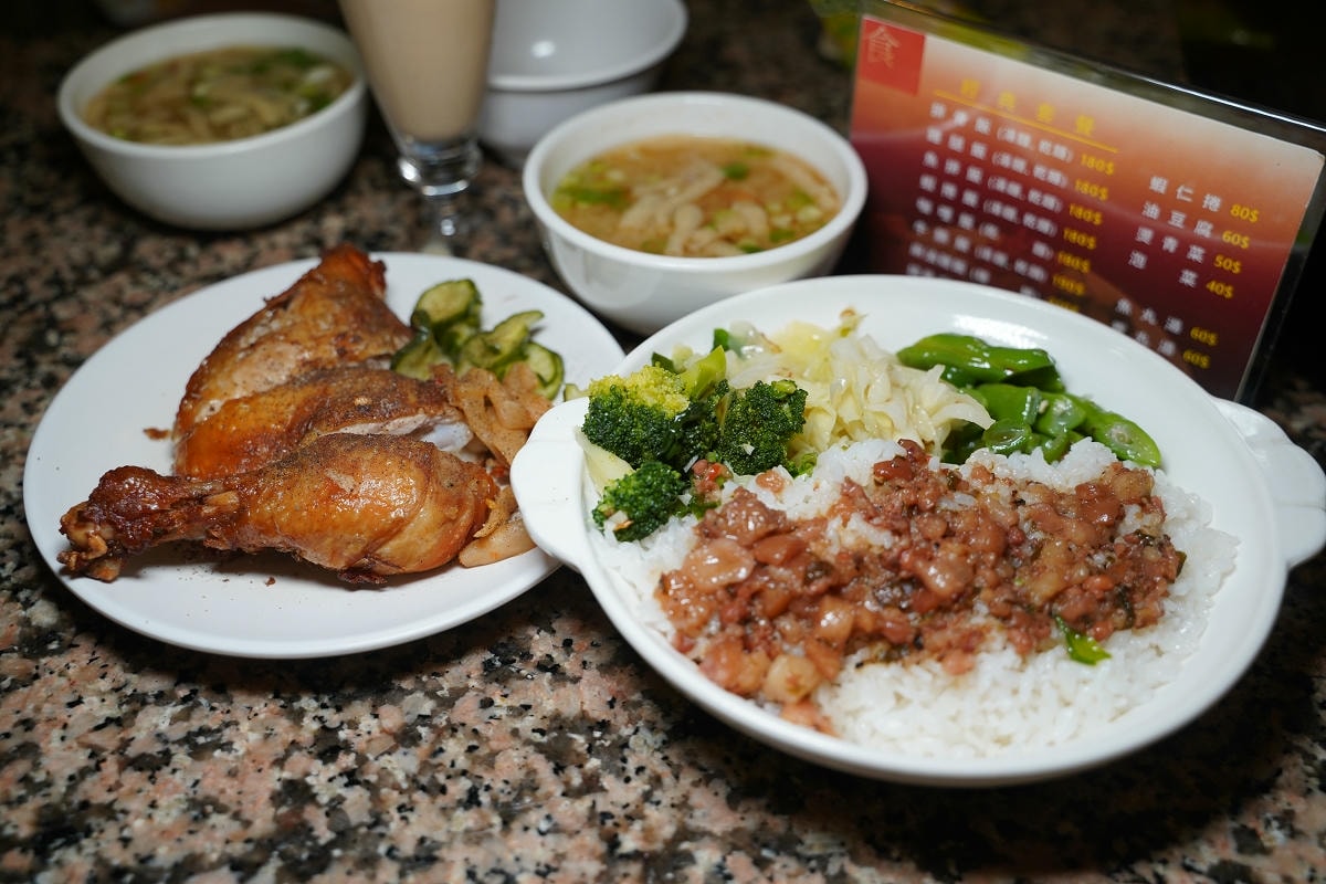 【台北東一排骨總店】台北老字號排骨飯 在地50年復古夜總會風格裝潢 國外遊客必訪台北美食