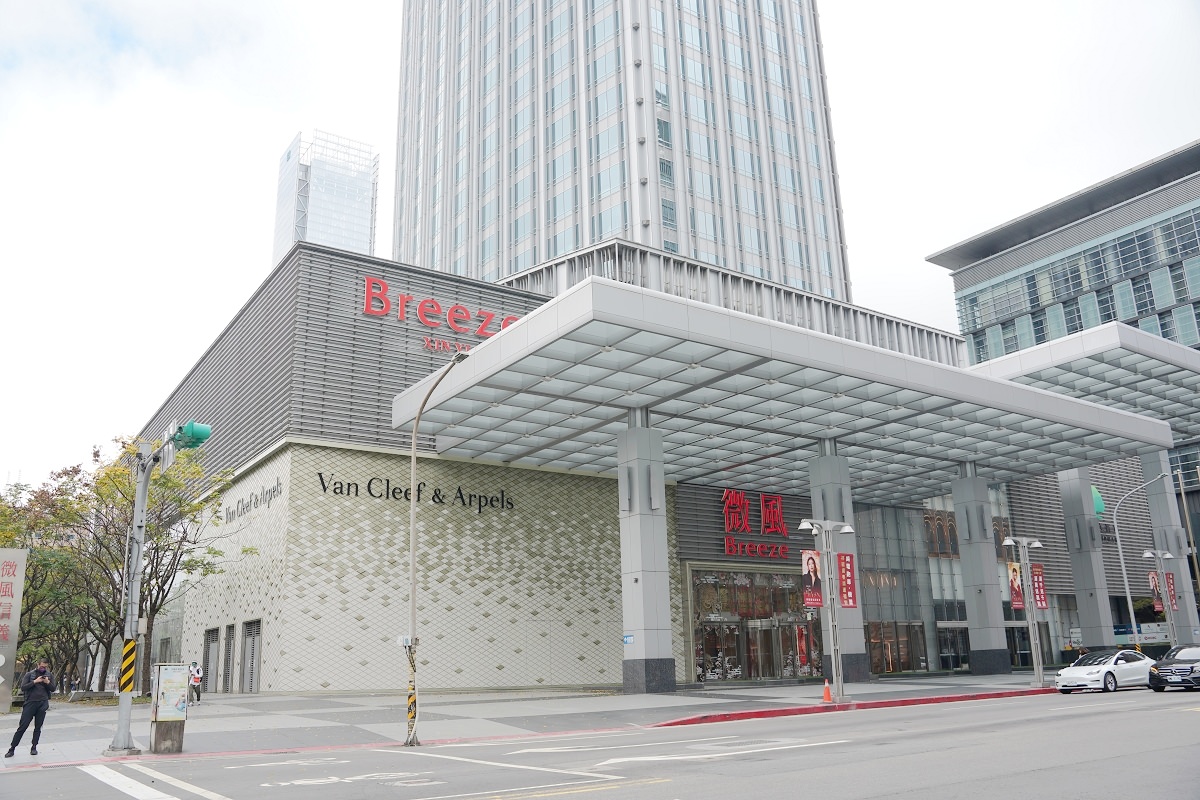 【微風信義美食推薦】台北市政府韓式料理好選擇 45天小雞招牌一隻雞鍋物 朋月栻韓雞雞江原道宗음식韓吃一隻雞微風信義店