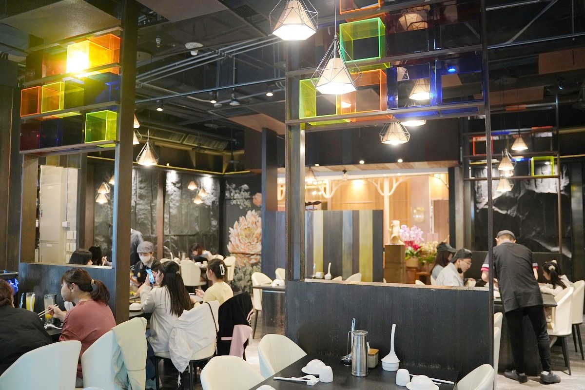 【微風信義美食推薦】台北市政府韓式料理好選擇 45天小雞招牌一隻雞鍋物 朋月栻韓雞雞江原道宗음식韓吃一隻雞微風信義店