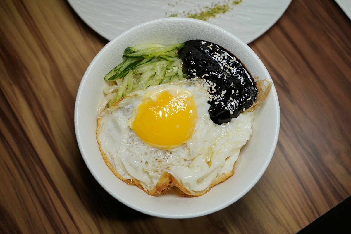 【微風信義美食推薦】台北市政府韓式料理好選擇 45天小雞招牌一隻雞鍋物 朋月栻韓雞雞江原道宗음식韓吃一隻雞微風信義店