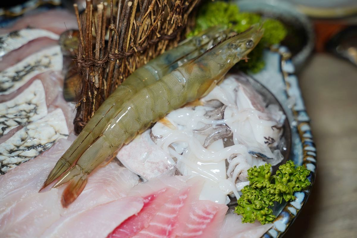 【極蜆鍋物】台北松山寵物友善餐廳 澳門花甲蟹鍋美味必點 不吃鍋也有真的很好吃咖哩牛/豬炒麵