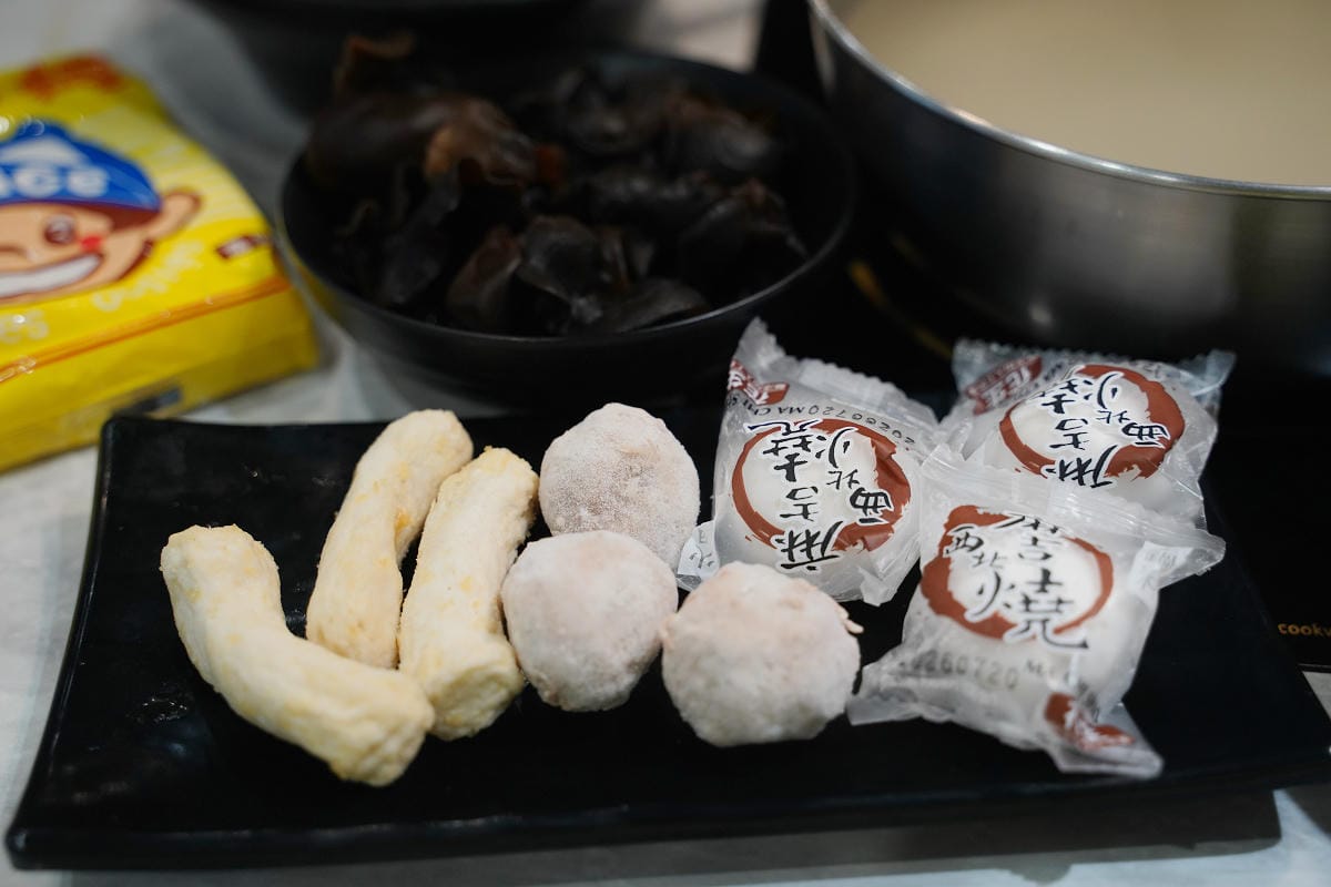 【錸一鍋佰元時尚鍋物中北分店】中原大學小火鍋推薦 滷肉飯/王子麵/剉冰/甜點/冰淇淋吃到飽