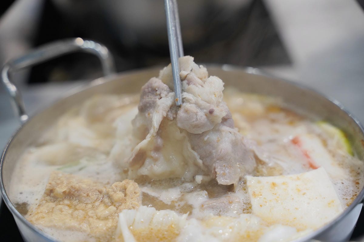【錸一鍋佰元時尚鍋物中北分店】中原大學小火鍋推薦 滷肉飯/王子麵/剉冰/甜點/冰淇淋吃到飽