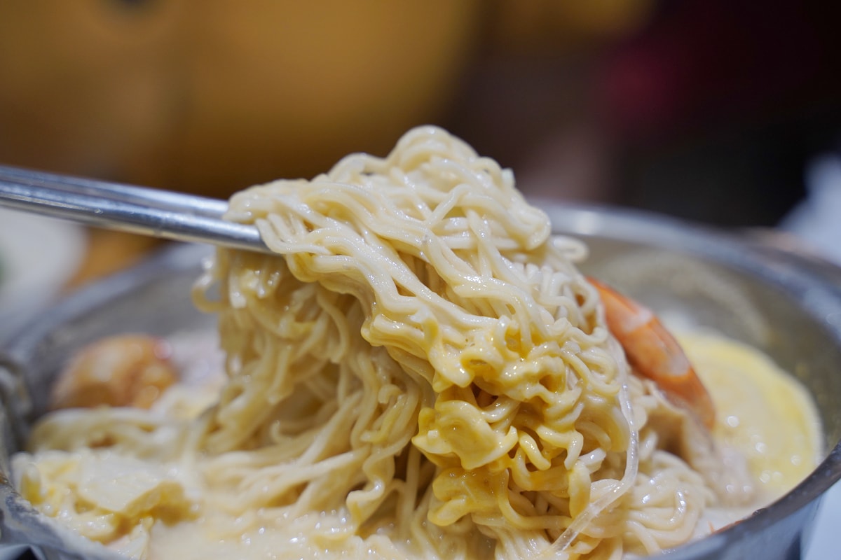 【親愛的創意精緻佰元鍋物忠孝店】內壢小火鍋推薦 滷肉飯王子麵飲料吃到飽 前食鼎香自助健康鍋