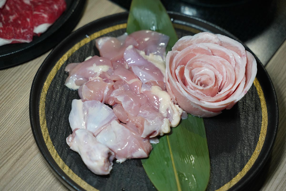 【灰鴿/鍋南屯店】台中南屯火鍋推薦 台中火鍋十大名店 自助吧無限量供應 壽星當日幾歲送幾隻蝦