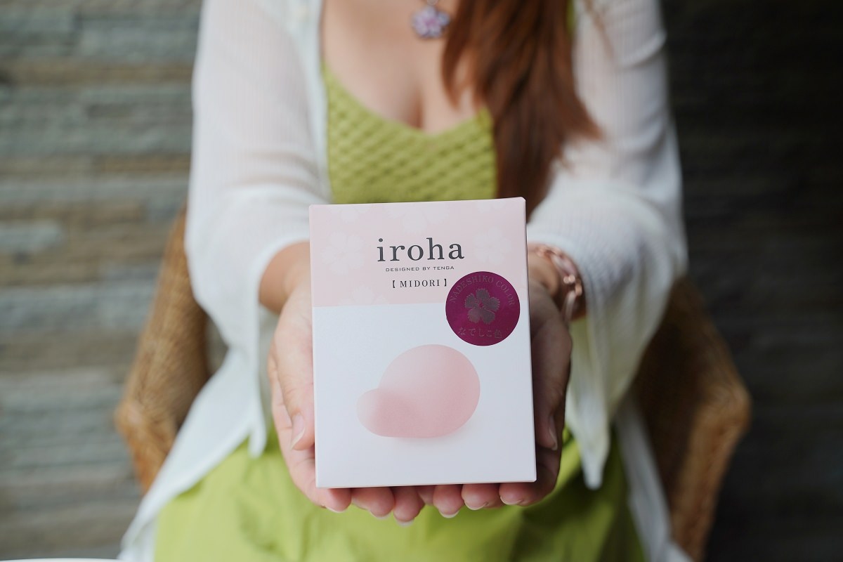 【iroha 女性成人用品】私密呵護自我愉悅用具大推薦 紅點設計大獎 可完全貼合使用 前端集中振動直傳樂趣