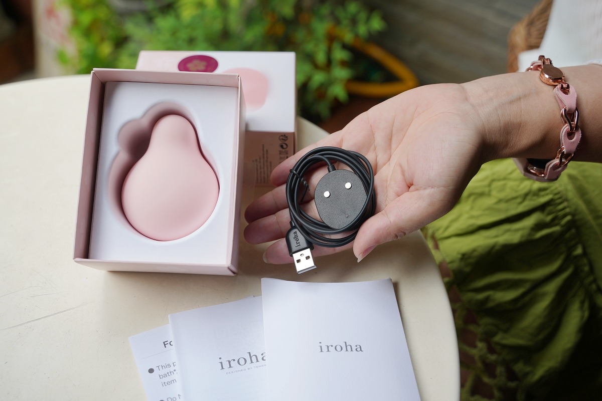 【iroha 女性成人用品】私密呵護自我愉悅用具大推薦 紅點設計大獎 可完全貼合使用 前端集中振動直傳樂趣