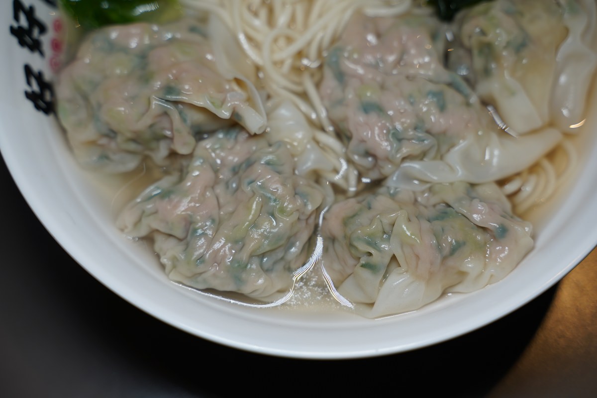 【iFG遠雄廣場美食推薦】一般餛飩的3倍大!全台首創虎爪餛飩 七三黃金比例肉餡每日新鮮手作 好好吃大餛飩汐止遠雄店