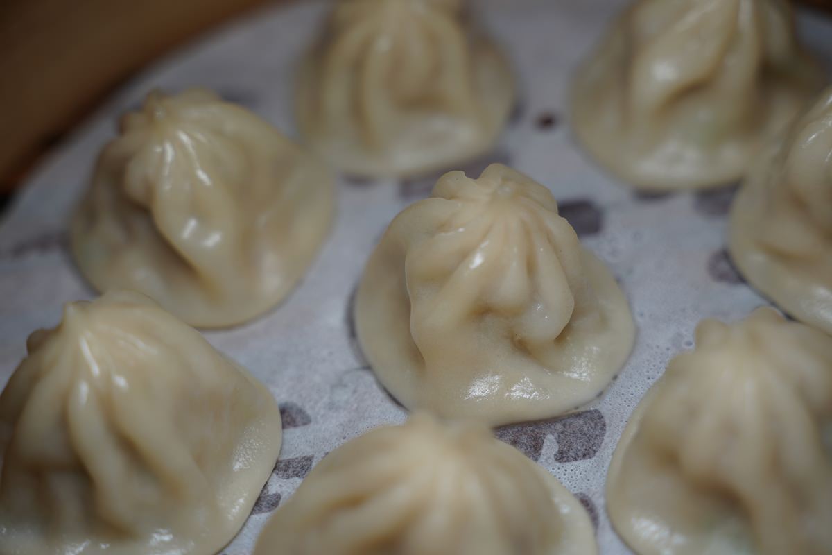 【iFG遠雄廣場美食推薦】一般餛飩的3倍大!全台首創虎爪餛飩 七三黃金比例肉餡每日新鮮手作 好好吃大餛飩汐止遠雄店