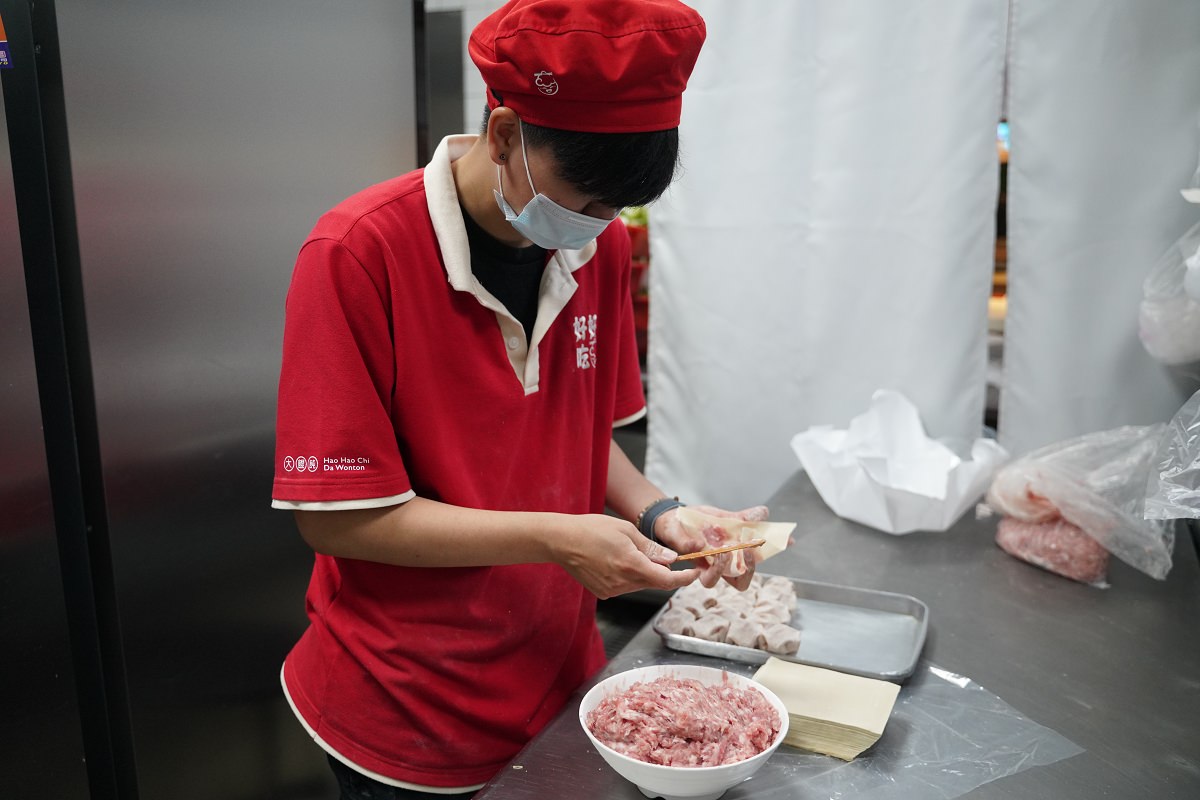 【iFG遠雄廣場美食推薦】一般餛飩的3倍大!全台首創虎爪餛飩 七三黃金比例肉餡每日新鮮手作 好好吃大餛飩汐止遠雄店