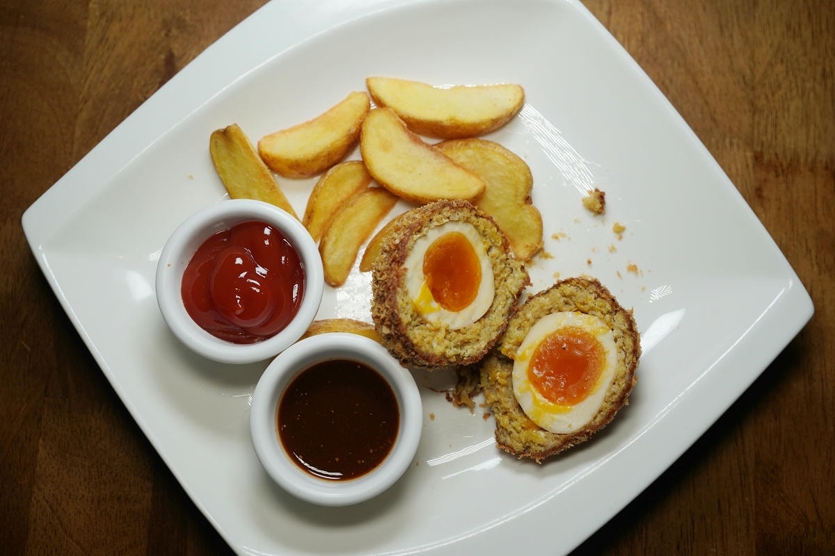 【Lane 72 Bistro 英式餐酒館板橋店】英國當地特色小吃 江子翠超人氣音樂餐廳