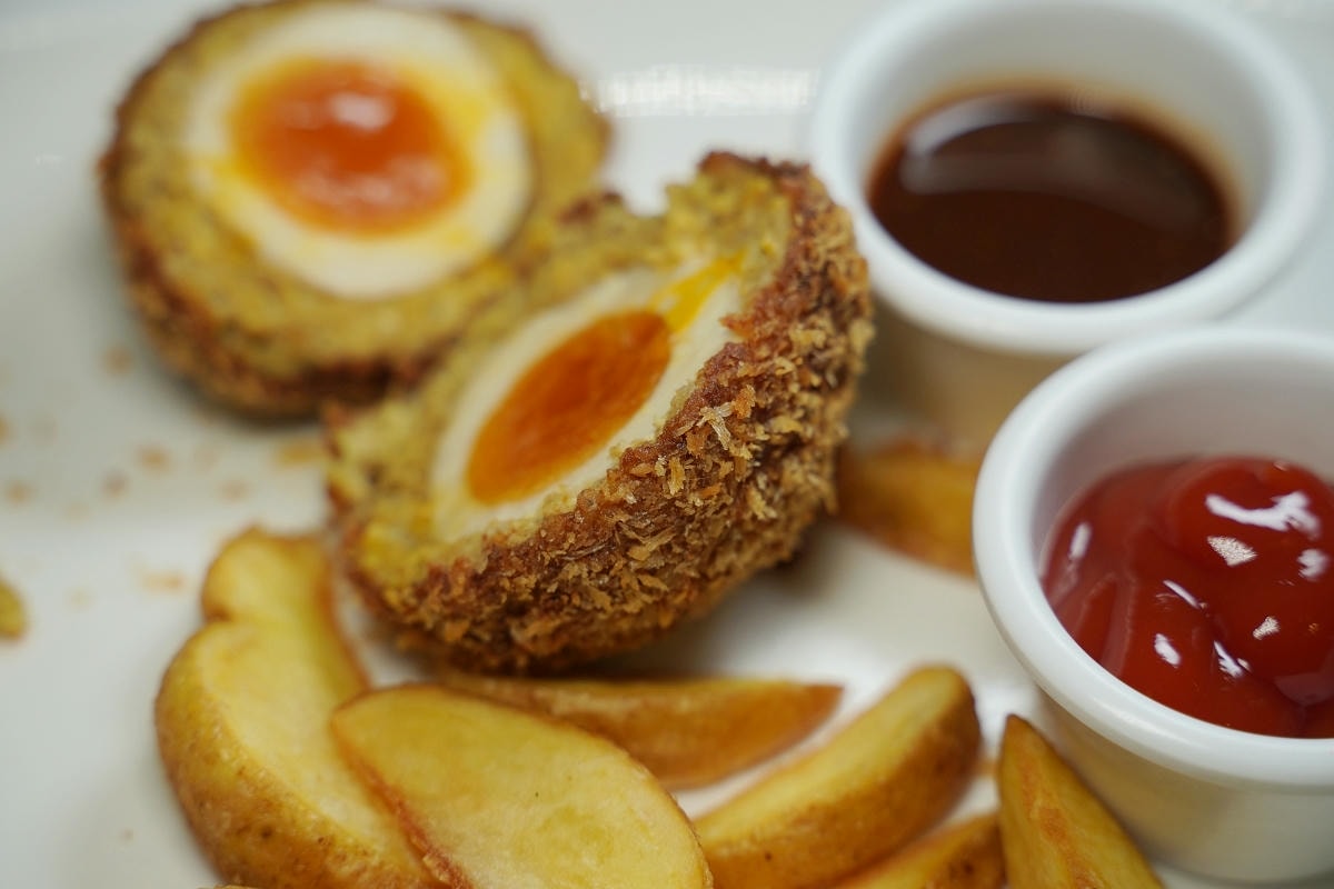 【Lane 72 Bistro 英式餐酒館板橋店】英國當地特色小吃 江子翠超人氣音樂餐廳