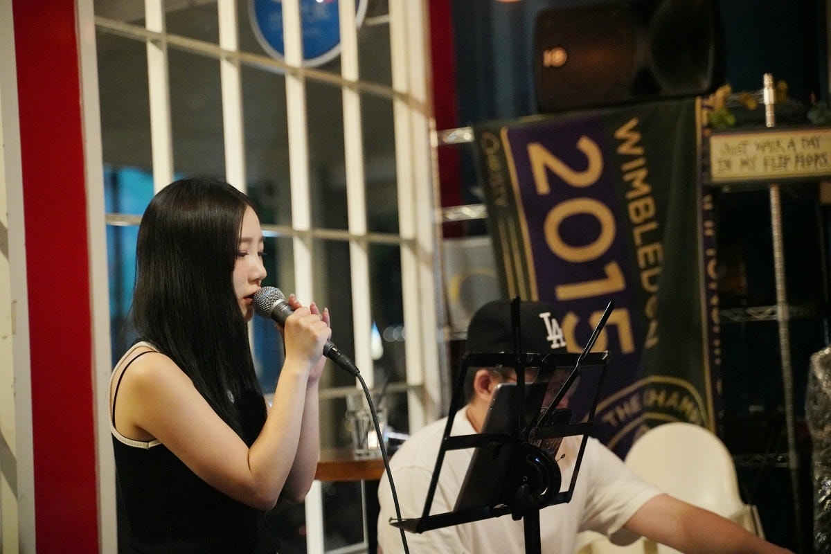 【Lane 72 Bistro 英式餐酒館板橋店】英國當地特色小吃 江子翠超人氣音樂餐廳
