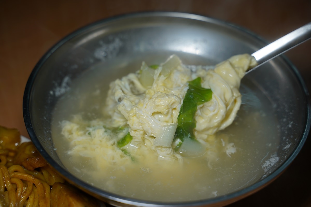 【基隆咖哩麵推薦】基隆隱藏版美食 基隆在地人才知道的好味道 基隆慶安宮廟口咖哩炒麵炒飯