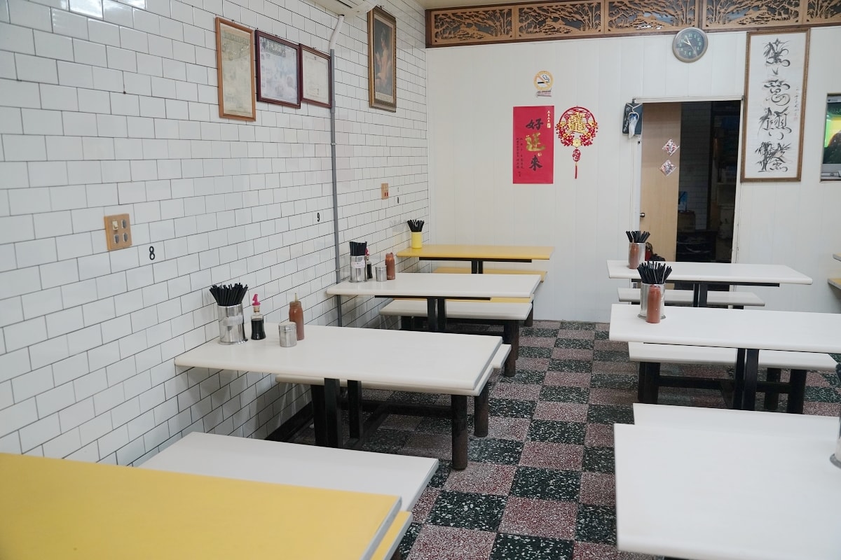 【桃園景福宮美食推薦】桃園在地70年潤餅老店 特殊咖哩蘿蔔絲+香氣四溢虎提海苔 阿和潤餅城