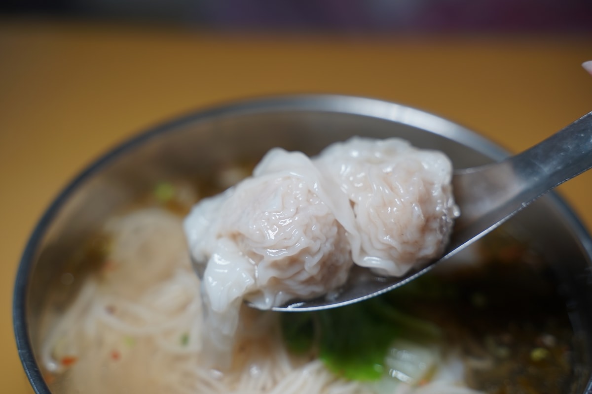 【桃園景福宮美食推薦】桃園在地70年潤餅老店 特殊咖哩蘿蔔絲+香氣四溢虎提海苔 阿和潤餅城