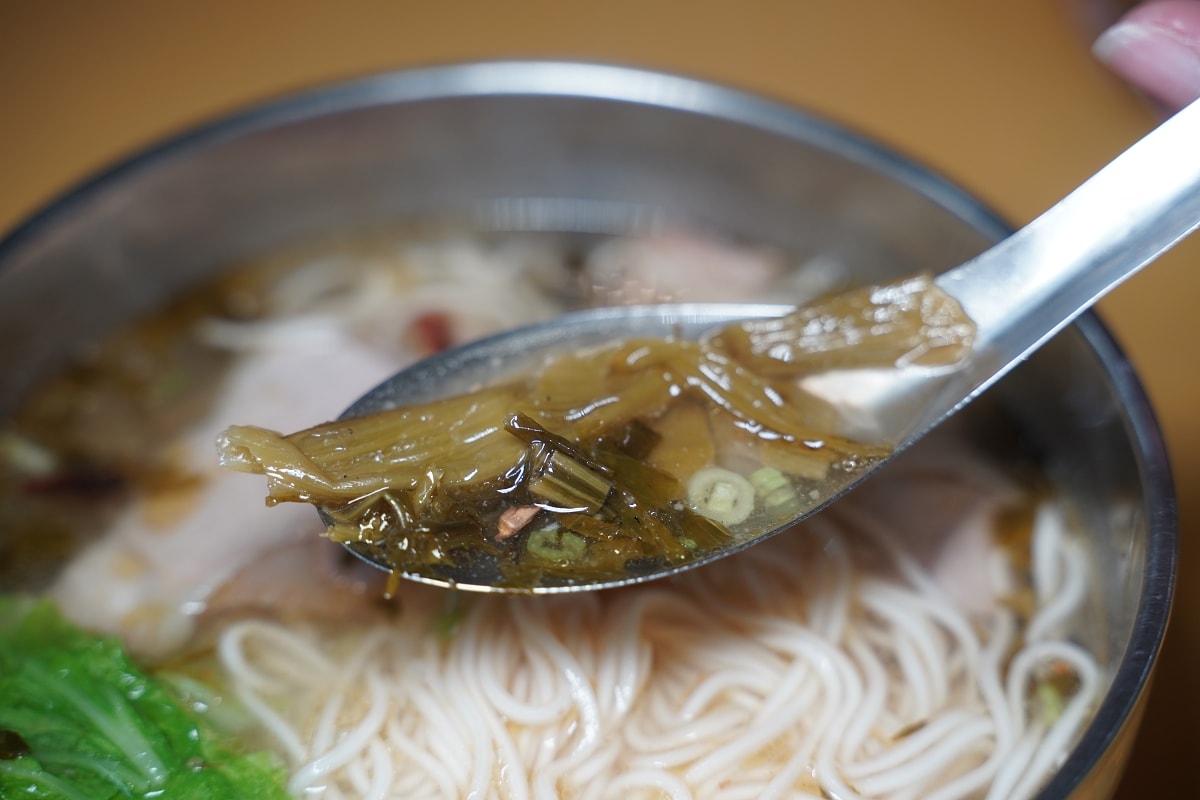 【桃園景福宮美食推薦】桃園在地70年潤餅老店 特殊咖哩蘿蔔絲+香氣四溢虎提海苔 阿和潤餅城