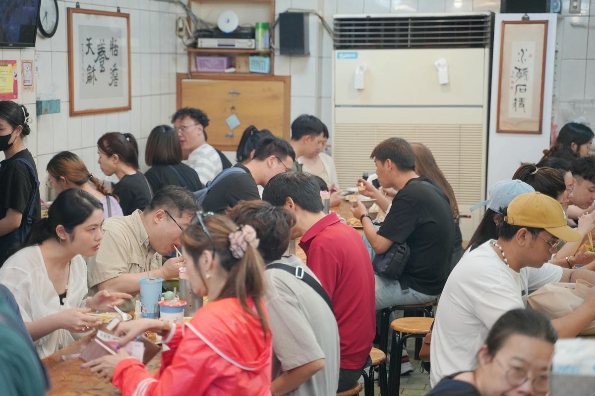 【天天利美食坊】台北西門町超人氣美食 國外遊客最愛台灣小吃店 美味必點半熟荷包蛋滷肉飯 - 第5張圖 【天天利美食坊】台北西門町超人氣美食 國外遊客最愛台灣小吃店 美味必點半熟荷包蛋滷肉飯