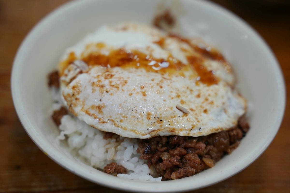 【天天利美食坊】台北西門町超人氣美食 國外遊客最愛台灣小吃店 美味必點半熟荷包蛋滷肉飯 - 第6張圖 【天天利美食坊】台北西門町超人氣美食 國外遊客最愛台灣小吃店 美味必點半熟荷包蛋滷肉飯