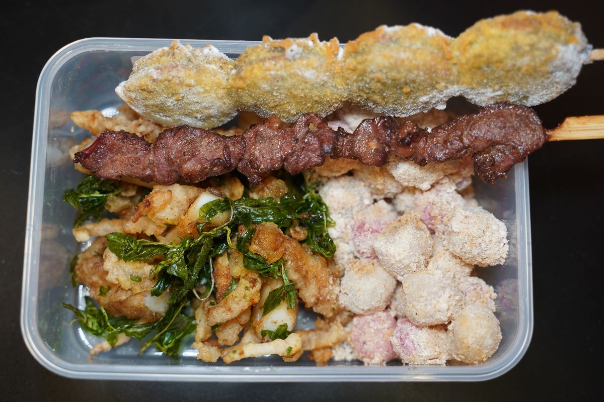 【臨江街觀光夜市宵夜推薦】臨江街夜市超人氣排隊美食 國外遊客最愛台灣美食 台灣塩酥雞通化直營店
