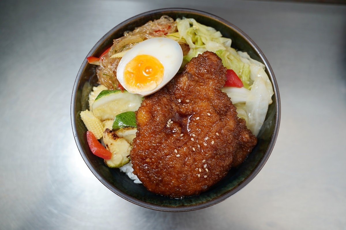 【內湖美食推薦】熟成CAS認證溫體雞 中西日式料理手法精緻豐富菜色 天菜溫泉雞