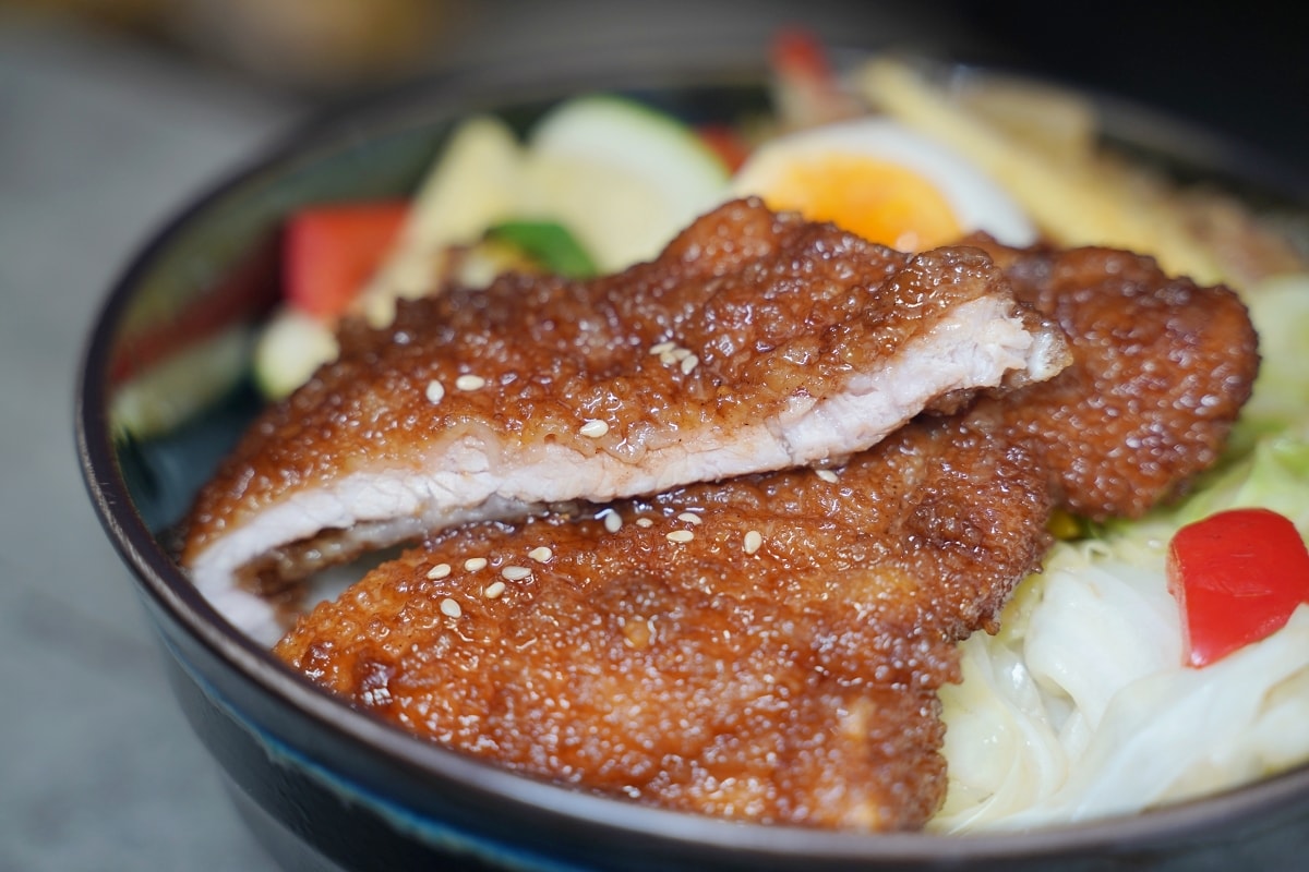 【內湖美食推薦】熟成CAS認證溫體雞 中西日式料理手法精緻豐富菜色 天菜溫泉雞